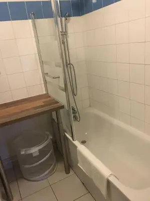 Salle de bains dans l'établissement centre Pierrefonds superbe appartement + parking