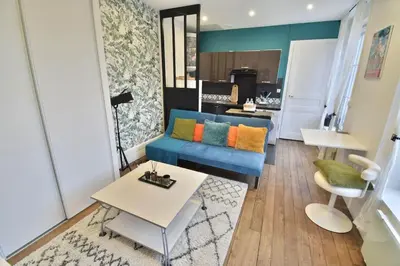 Coin salon dans l'établissement Superbe T2 à 200m de la Place ducale