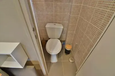 Salle de bains dans l'établissement Superbe T2 à 200m de la Place ducale