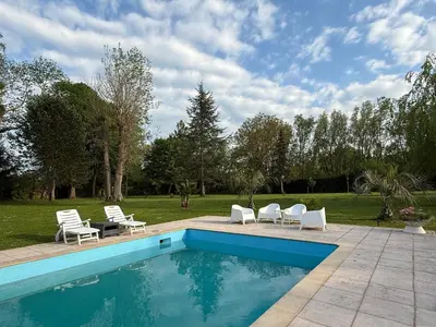 Piscine de l'établissement Chalet romantique Terrasse privée Île aux Palmiers ou située à proximité
