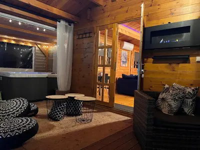 Plan de l'établissement L'Enseigne -Location de 2 chalets privatifs avec Spa
