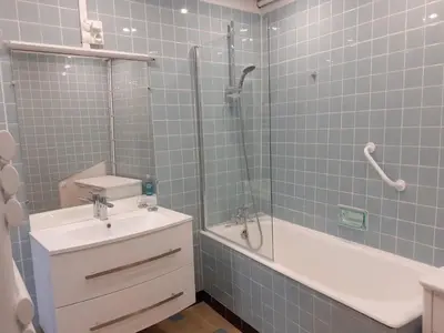 Salle de bains dans l'établissement CENT UN...