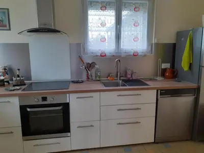 Cuisine ou kitchenette dans l'établissement CENT UN...