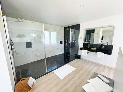 Salle de bains dans l'établissement 4AS Spa Paris