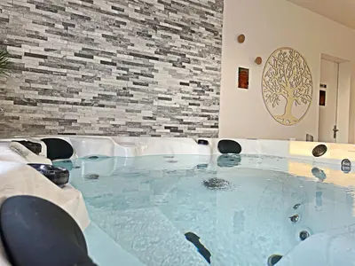 Piscine de l'établissement 4AS Spa Paris ou située à proximité