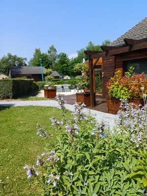 Jardin de l'établissement Gîte classé deux étoiles gite de France n 17 Signy-le-Petit