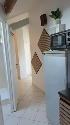 Cuisine ou kitchenette dans l'établissement Super Appartement 3 pièces avec Piscine