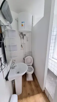 Salle de bains dans l'établissement Le petit Château Avesnois - Studio pour 2 personnes - Cuisine Partagée