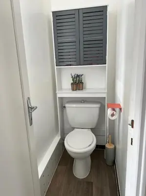 Salle de bains dans l'établissement SPACIEUSE MAISON DE VILLE avec garage privé fermé
