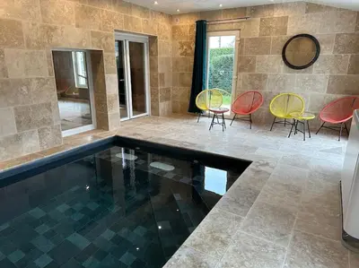 Piscine de l'établissement Gite 5 chambres, piscine intérieure, proche du Der ou située à proximité