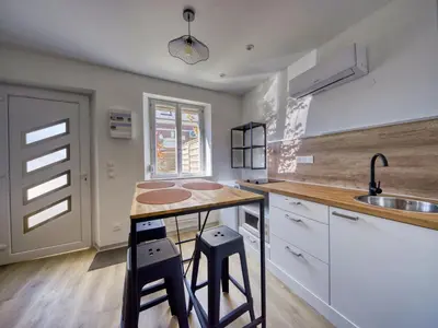Cuisine ou kitchenette dans l'établissement 2 pièces indépendant à la campagne