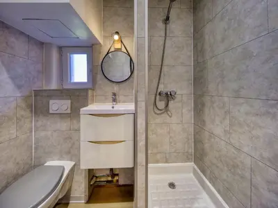 Salle de bains dans l'établissement 2 pièces indépendant à la campagne