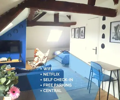 Coin salon dans l'établissement Equidia Compiègne Free Parking Wifi Self Check-in