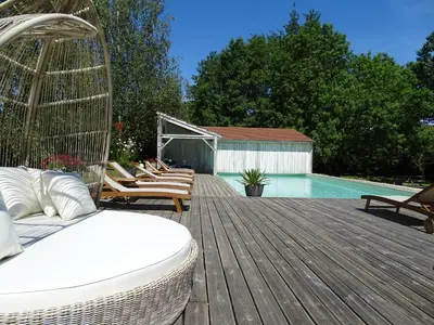 Piscine de l'établissement CHARME AU FIL DE L'EAU ou située à proximité
