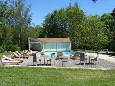 Piscine de l'établissement CHARME AU FIL DE L'EAU ou située à proximité