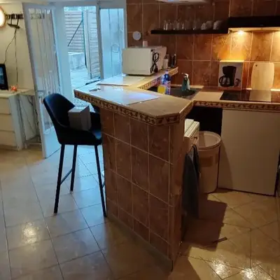 Super Studio meublé avec piscine partagée