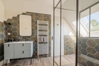 Salle de bains dans l'établissement Villa Lenoir