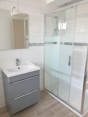Salle de bains dans l'établissement La Longère de Vin'Ay
